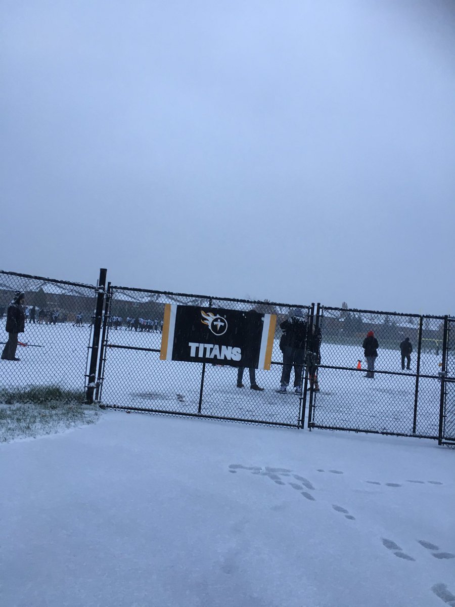 htfb_parent's tweet photo. Congratulations @HolyTrinityOak Junior Titans on their 51-7 victory over @gostaraiders 🏈 @HCAA2017 2018 Finals will be Thurs Nov 22 at McMaster's Ron Joyce Stadium. 11am Kickoff!! #GoTitans #BlackandGold #HTFamily #GinoStrong #2018Playoffs #FinalsHereWeCome https://t.co/g9yrAG8cOV