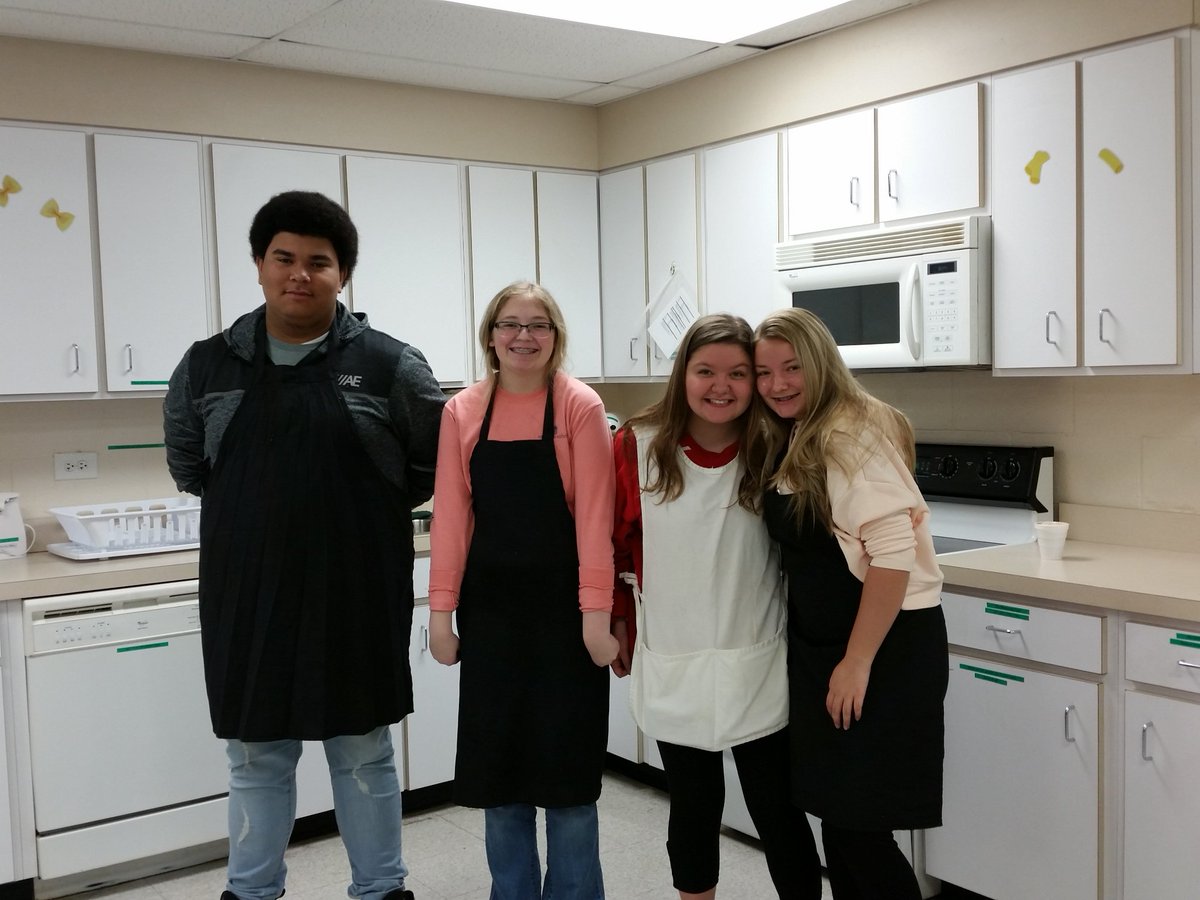 cboyles07's tweet photo. Hot cocoa, puddling, and whipped cream to warm up this cold day. Foods 1 class #twotypesofpeople https://t.co/8qhbFXTNTk