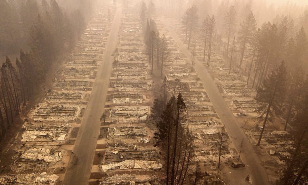 A burned neighborhood in #ParadiseFire:

(via <a href="/NBCNews/">NBC News</a>)