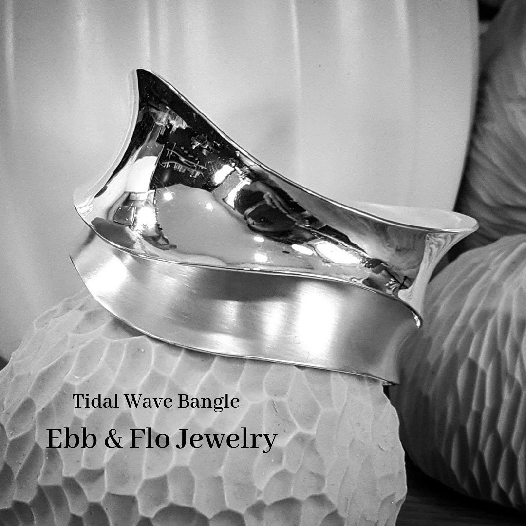 Catch a big wave tommorrow night <a href="/cgynightmarket/">calgarynightmarket</a> at Eau Claire from 5-11pm

#yyccraft #calgarynightmarket #calgary #yychandmade #yycnow #yycevents #yyclocal #buylocalcalgary #madeinalberta #shoplocalcalgary #calgarygoldsmith #ebbflojewelry #yyc #downtowncalgary