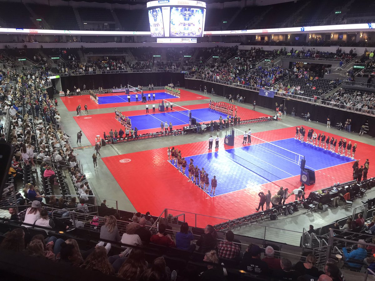 CoachLesespnsf's tweet photo. Last Session of the first day of the 2018 State Volleyball Tournament:
Class A MCM vs Aberdeen Roncalli
Class B Warner vs Burke
Class AA SF Washington vs SF Roosevelt #SDStateVB18 https://t.co/RUgzWNQ99d