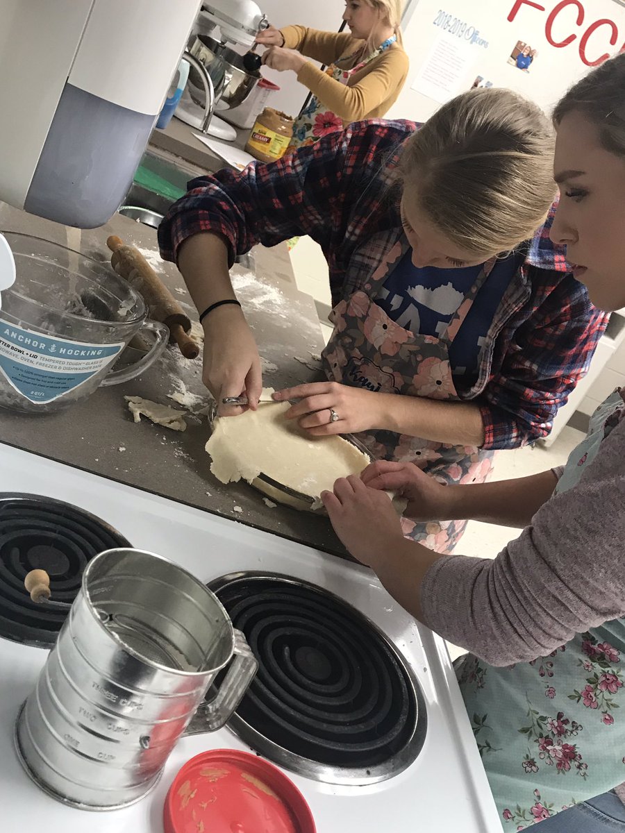 Melissacchs's tweet photo. Culinary students created beautiful pies today, learning to make pastry crusts and beautiful meringues. #CCHSLearners #learningtocreatefortheirfamilies #preparingforthanksgiving #wegotstiffpeakshowaboutyou https://t.co/SJ5zNIhaQW