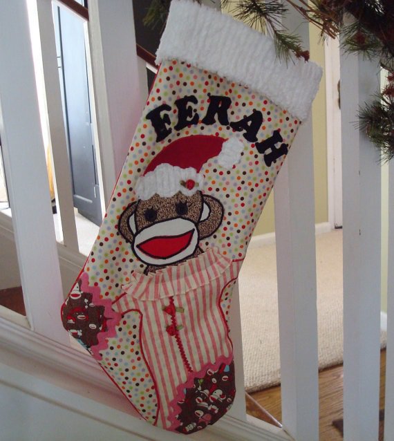 YouCanMakeThis's tweet photo. Thinking about making Christmas Stockings this year? This is the list you've been waiting for! 🎅 - https://t.co/t36DGd1HCS https://t.co/DkfYht8U9H