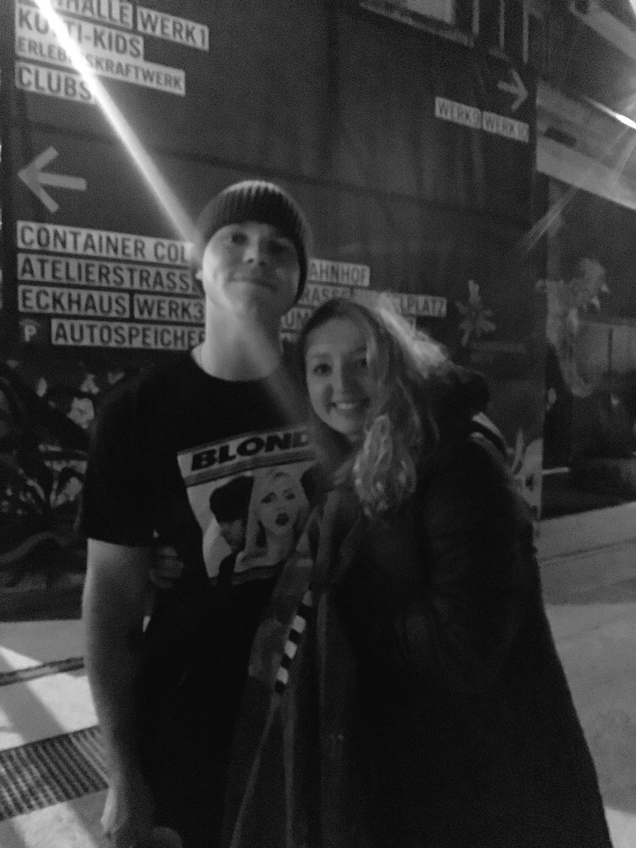 KateIdiot88's tweet photo. @Ashton5SOS thank you very much again and i am really sorry for bothering you when you were obviously exhausted, but i am really thankful that i could talk to you and hug you and omg i still am really happy and if you’d ever visit Cracow - i can show you my city
love,
Poland/Kate https://t.co/M5NxJ5GNte