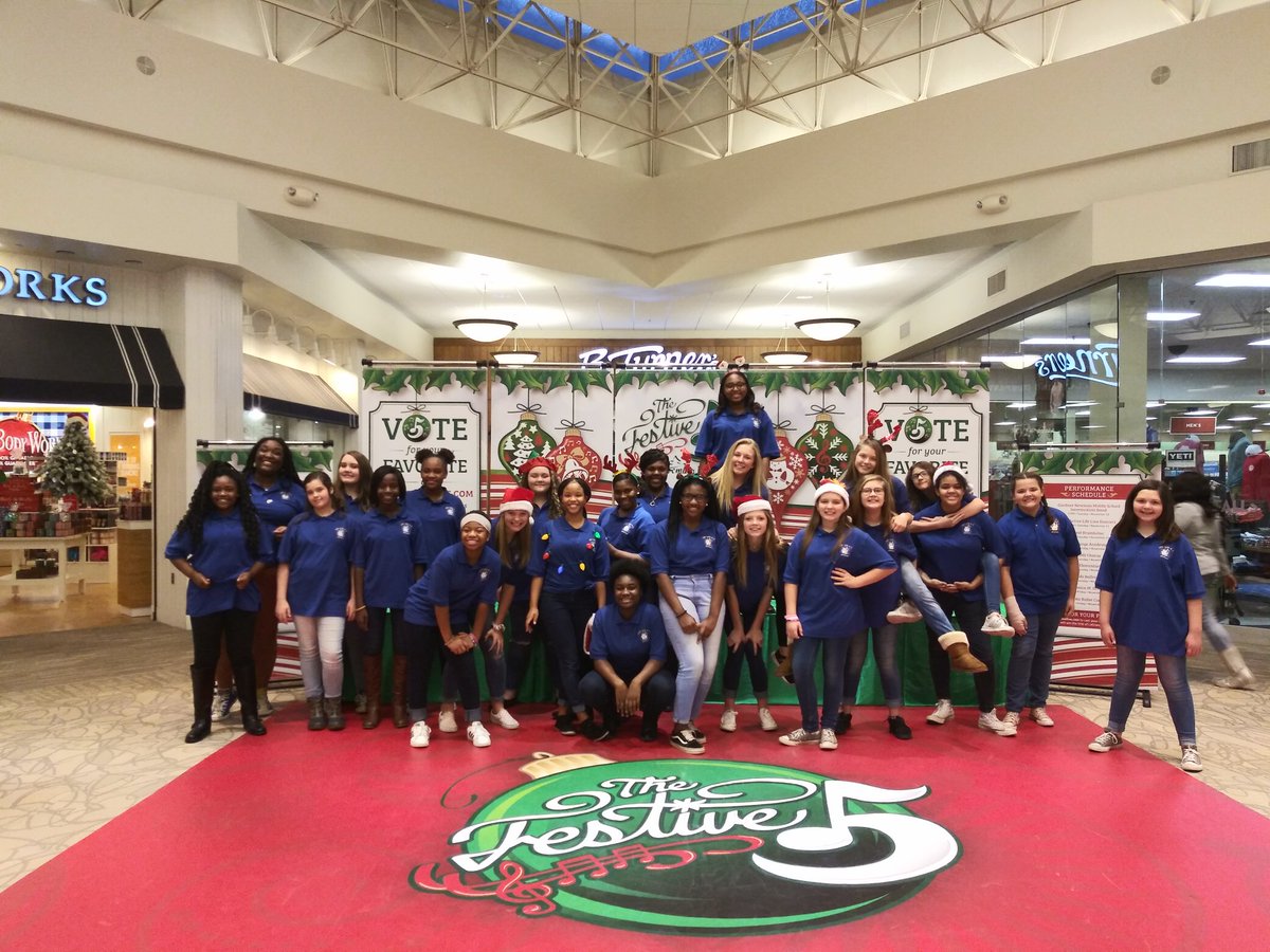 ABrownLCMS's tweet photo. It's not too late to vote!! Go to https://t.co/pu2MLSlzIk , select LaGrange mall and vote for LCMS Chorus! They did a great job tonight 😊😊😘 https://t.co/51eV4VMsDy