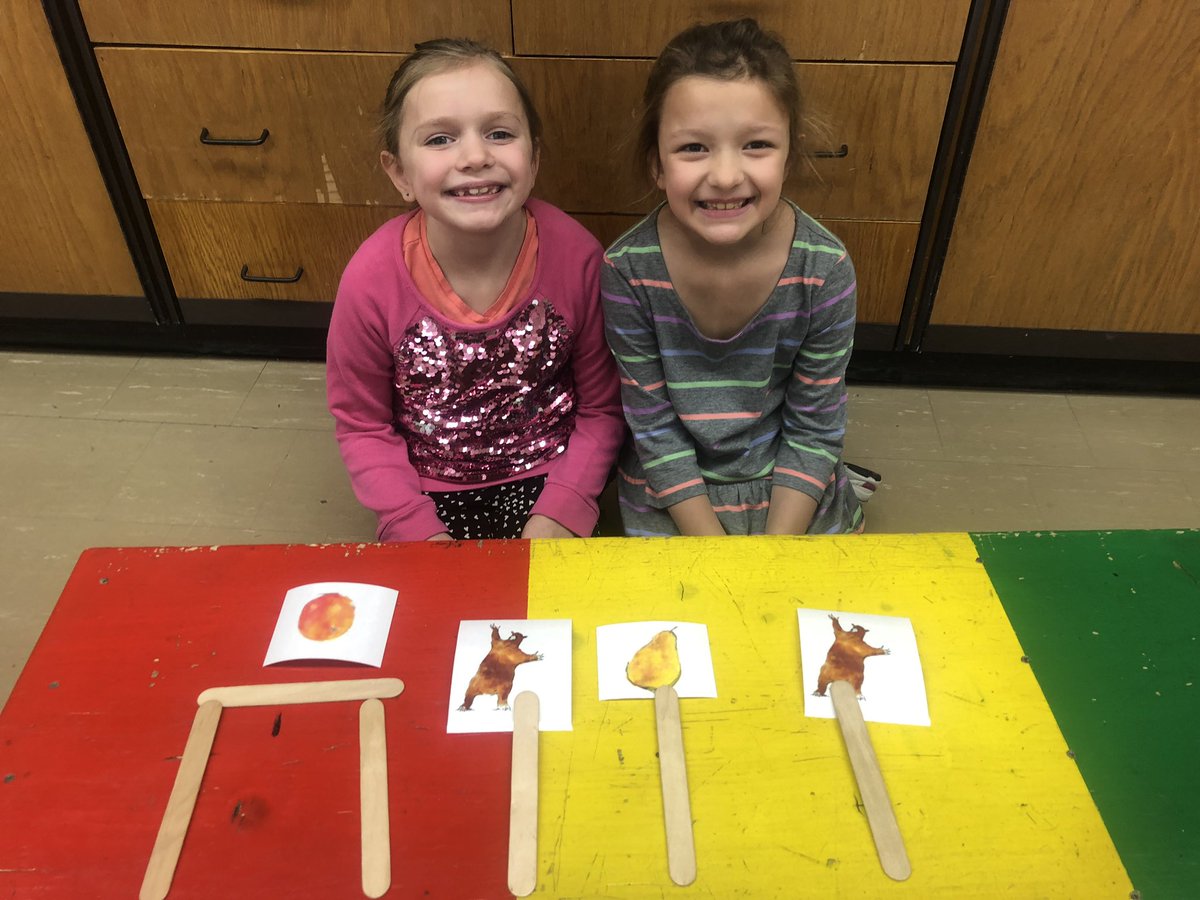 torkelsonmusic's tweet image. First graders are composing patterns using words from Emily Gravett’s book: “Orange Pear Apple Bear”. #elmused #ALASconnectED @nicksofio @MrsKluender