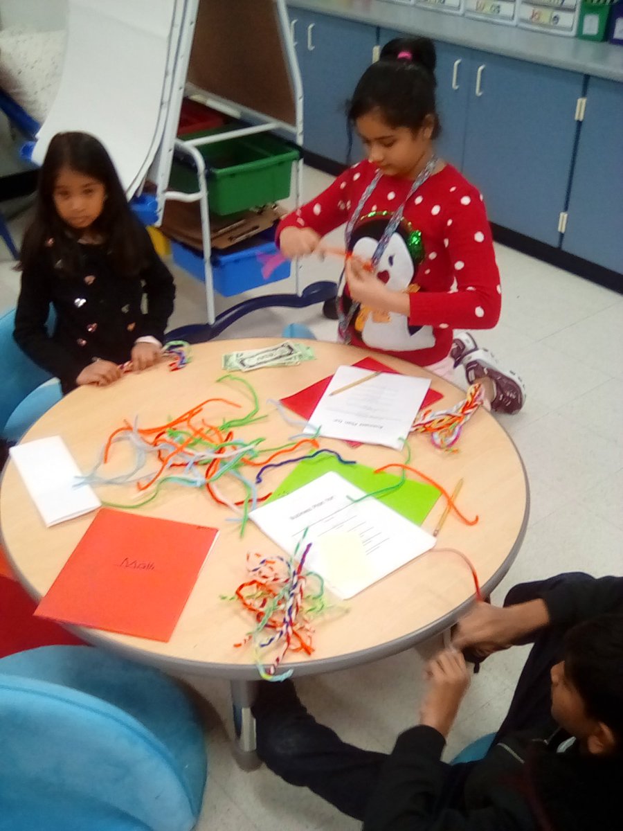 EWhiteside59's tweet photo. #krycanions developing their products to sell. 
#collaboration #futureentrepreneurs #brentwood_Bears #D59learns https://t.co/X5exBKhPhl