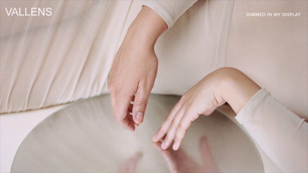 VALLENS razmatazmag.com/2018/vallens/