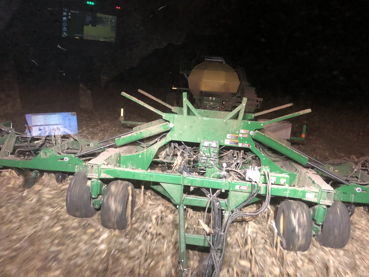 ChetEdinger's tweet photo. @cdiedrich23 Between planting #covercrops #fallFertilizing #fallSpraying and finishing #harvest18 it’s hard to find time to do our own tile work. So we let the experts do it. #noMistakes https://t.co/dUZw1f35g1