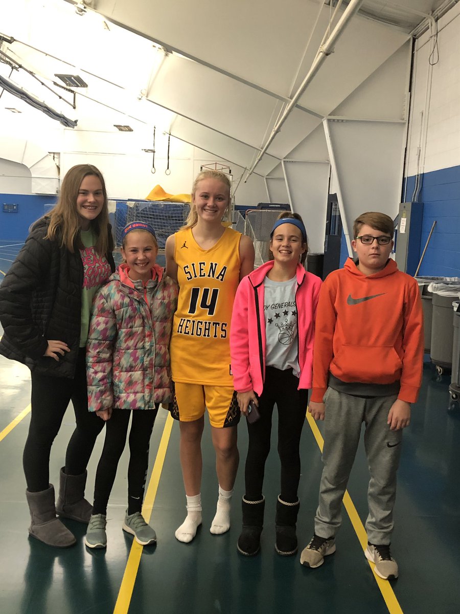 jcarte3's tweet photo. We finally were able to watch @alixcarter9 play!! She got the”W” and had 22 points with 5 three’s 😳! #proudmama https://t.co/D8gvPQVBsG