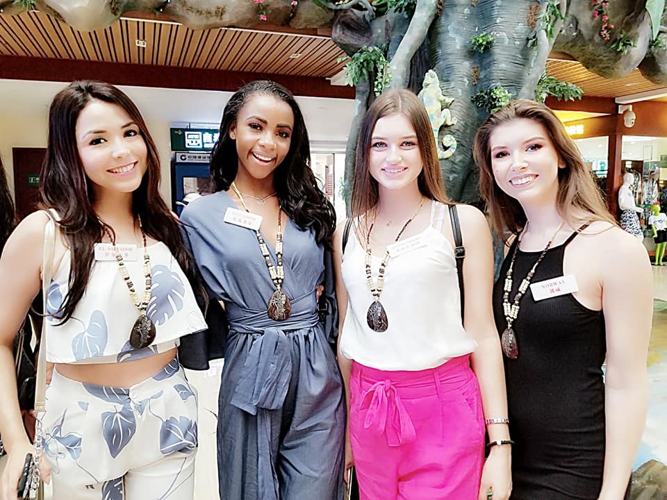 MissWorldVote's tweet photo. #MissWorld2018 Contestants - Road Trip Yanoda Rainforest &amp; Zhongliao Village🏞🏡🌄
Vote For Your Favorite Contestants Right Now: https://t.co/zDPxViFiRw🙏
#MissWorld
#MissWorld2018Sanya
#MissWorldVote
#MissWorld2018Vote😍🏆👑 https://t.co/XgTaUzKVmM