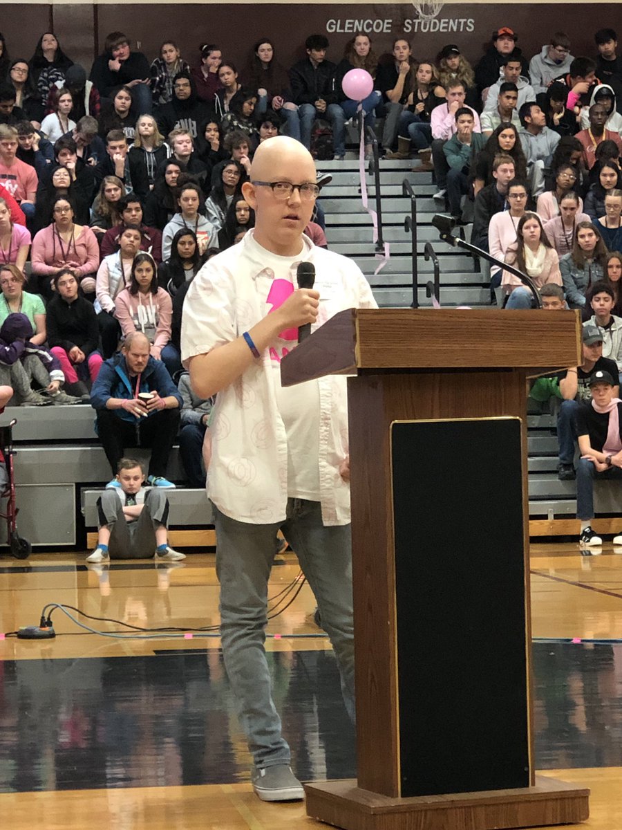 JustinHowePDX's tweet image. How come my son @nittypdx looks just like @notthefakeSVP giving a speech about his battle with #cancer today? SVP in the house! #idol #future #sportscenter #glencoehighschool