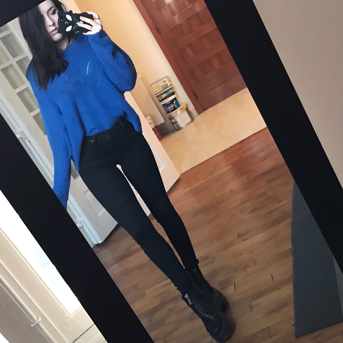 mangchanis's tweet photo. Le gros pull d’hiver >>>

#ootd https://t.co/95enT9Ns4b