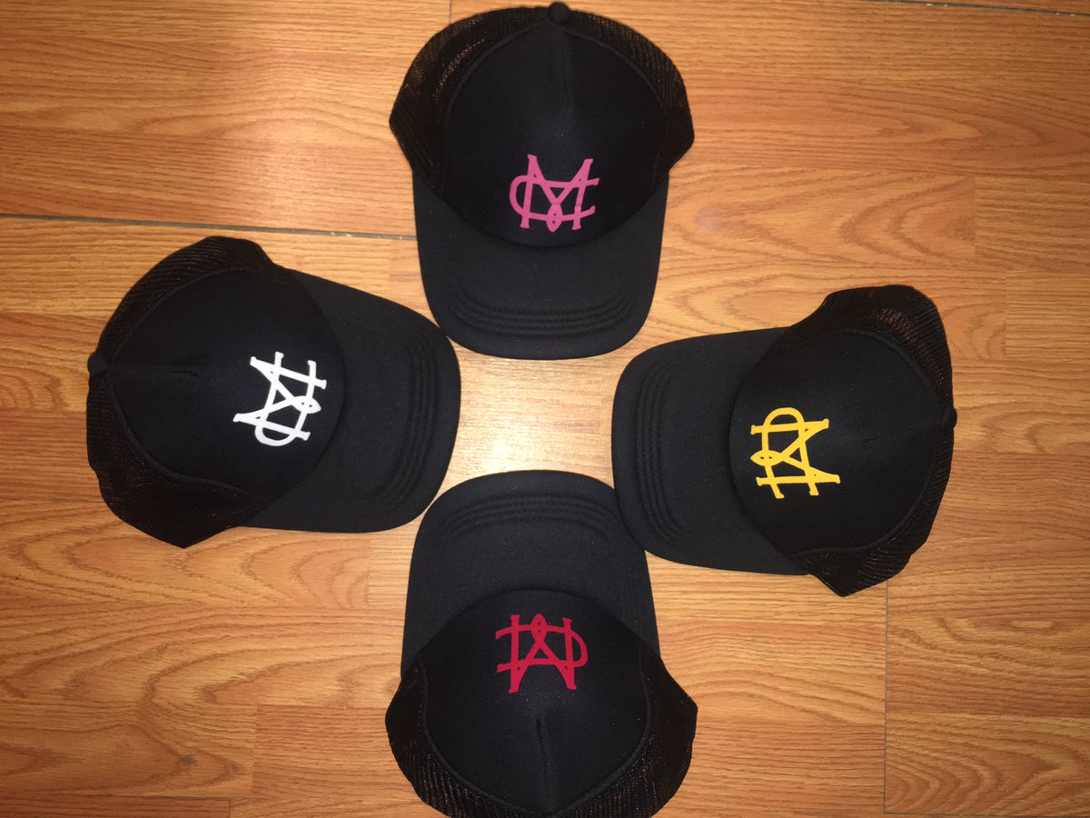 meenajayy's tweet photo. The caps are here! And we have some amazing colours in stock. Start ordering yours now!
There’s black, blue, yellow, red, burgundy and purple.
N5,000
#meenajayyconcept #handmadecaps #madeinnigeria https://t.co/GqmJbG7P6U