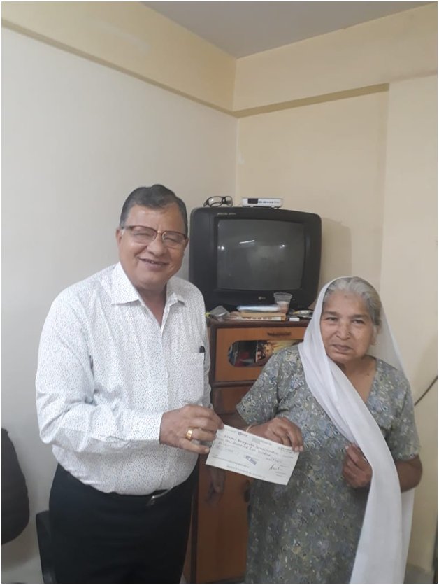 IndusindF's tweet photo. Distribution of cheques to Senior citizens widows at Nagpur https://t.co/N9B0xl1v9X