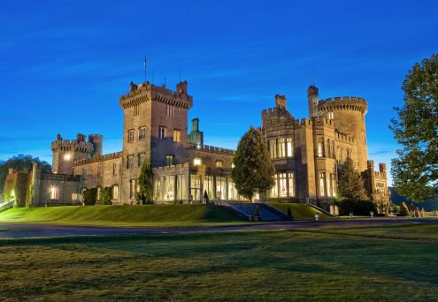 tsueversteeg's tweet photo. I get to spend two nights in a CASTLE, y’all!! 😲 #Castles #Ireland #dromolandcastle #BUCKETLIST #DreamComeTrue https://t.co/5ytgJxZD3E