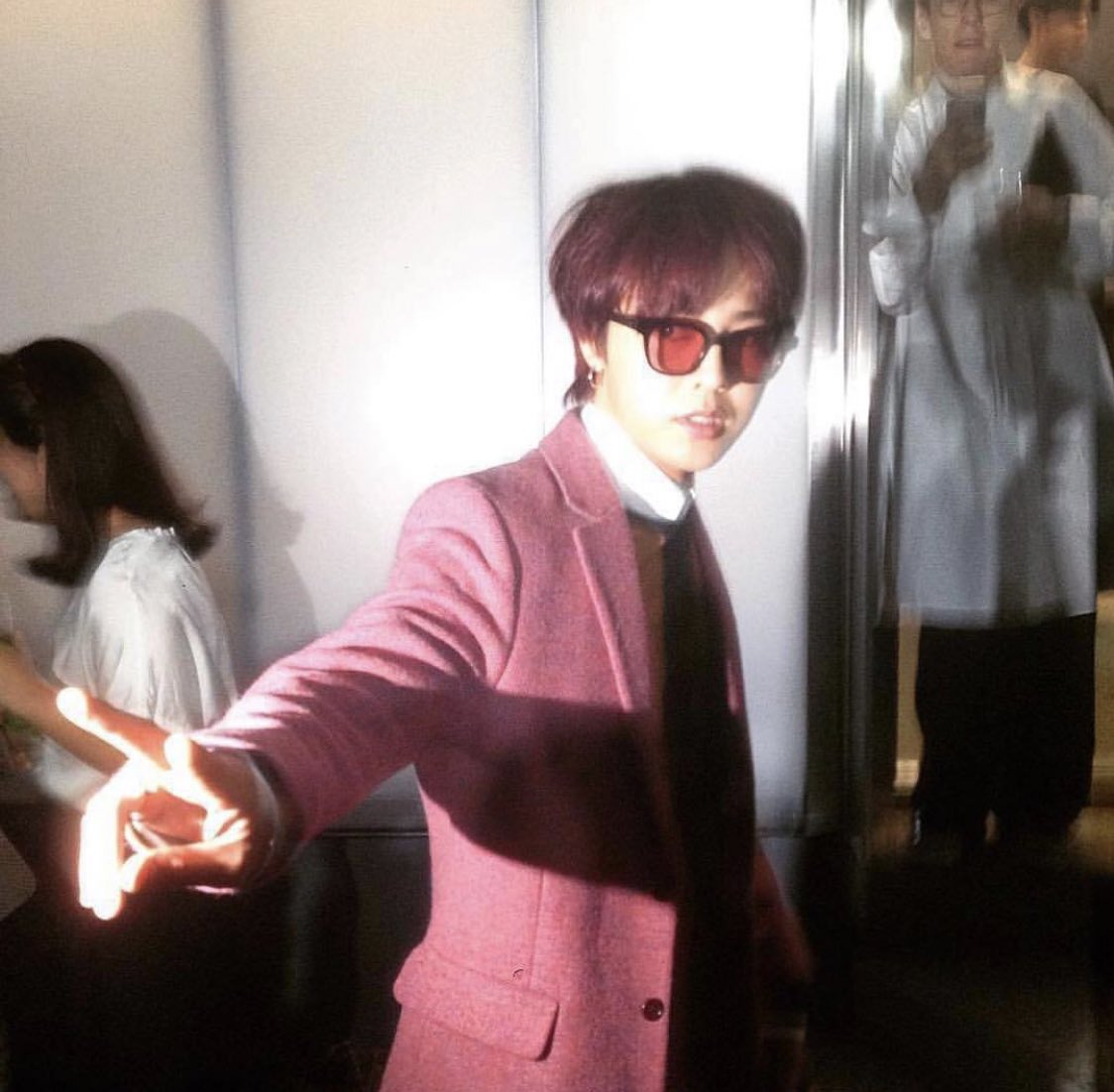 jiyongcountdown's tweet photo. [D-344]

이날 권지용 정말 무슨 일 있었나요 왜이렇게 예쁘죠 https://t.co/EiVyi9Z3FM
