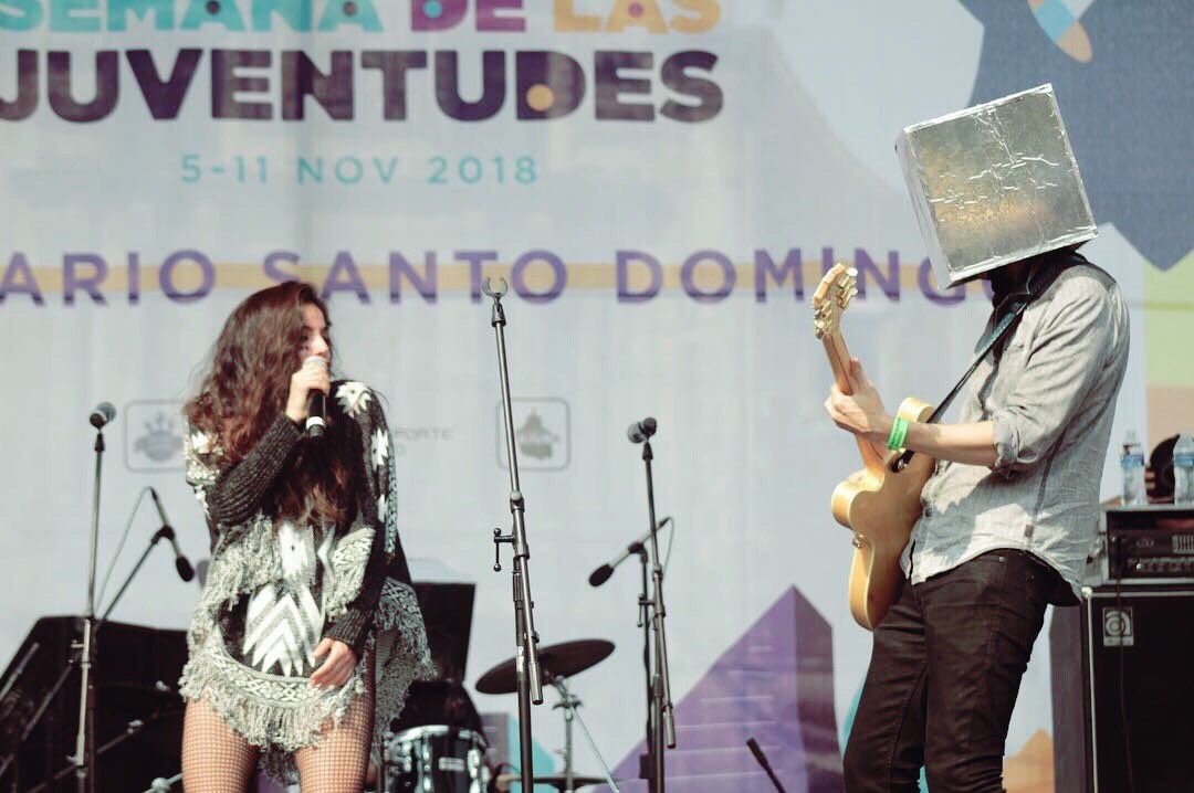 Minkoficial's tweet photo. Viviendo la música #Mink #Natural #elCubo #Singer #Guitar #semanadelasjuventudes #shure #ephifone @shure @gibsonguitar @InjuveCDMX https://t.co/n69wKhCDed