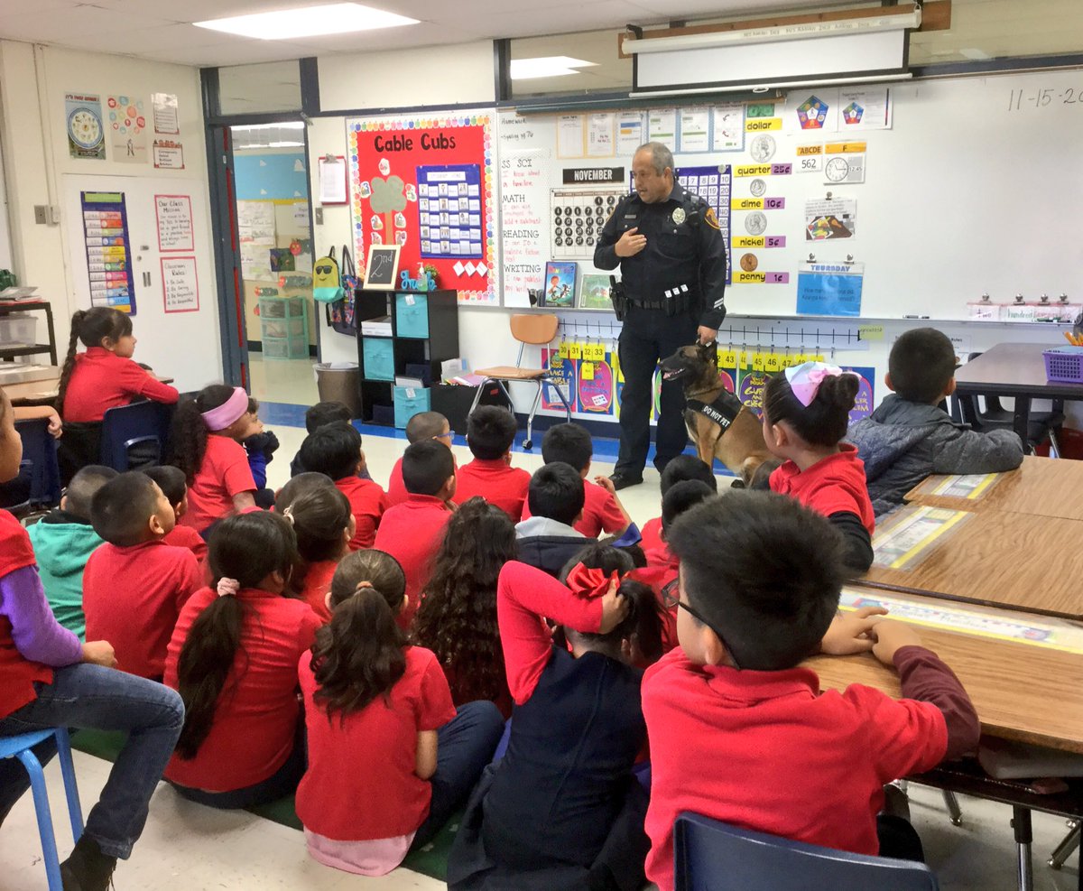 jess__almaraz's tweet image. Officer Regules and Alice came to visit our 2nd grade Cubs to talk safety tips!!👮🏻🐕 #ThisIsCable🐻 #SafetyFirst