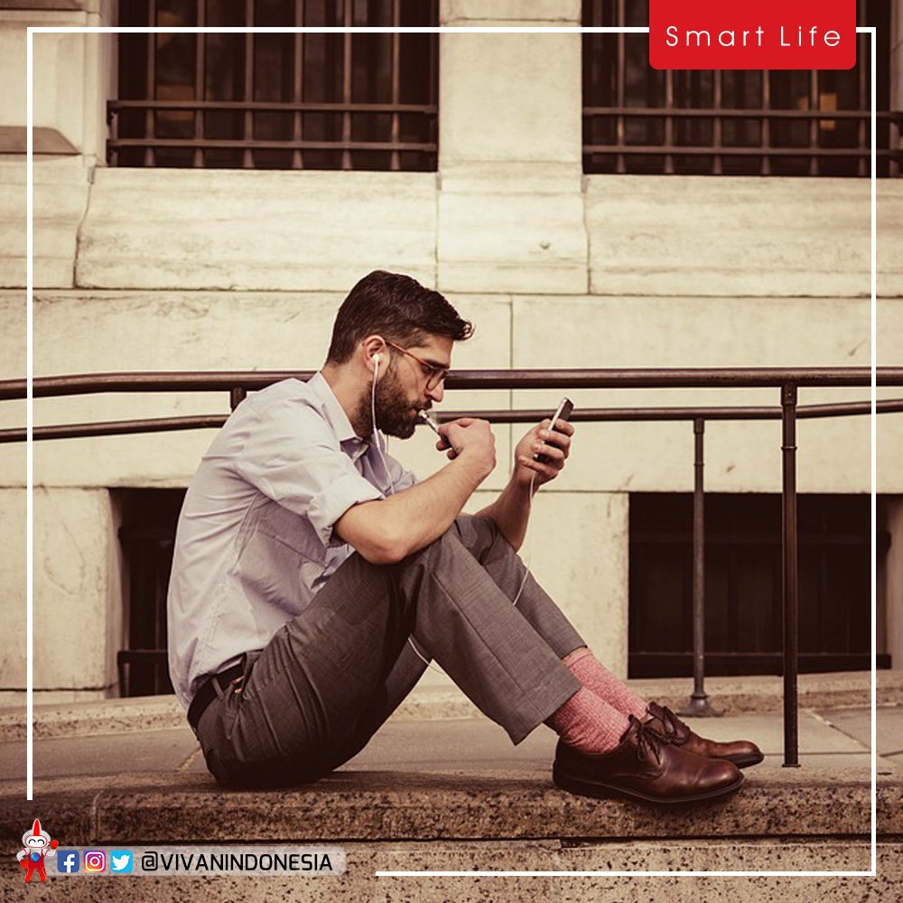 vivanindonesia's tweet photo. Sudah hari Minggu nih! Saatnya bebaskan harimu dengan musik favorit melalui headset kesayanganmu

#VIVAN #MySmartLife https://t.co/CS3nxHUbG4