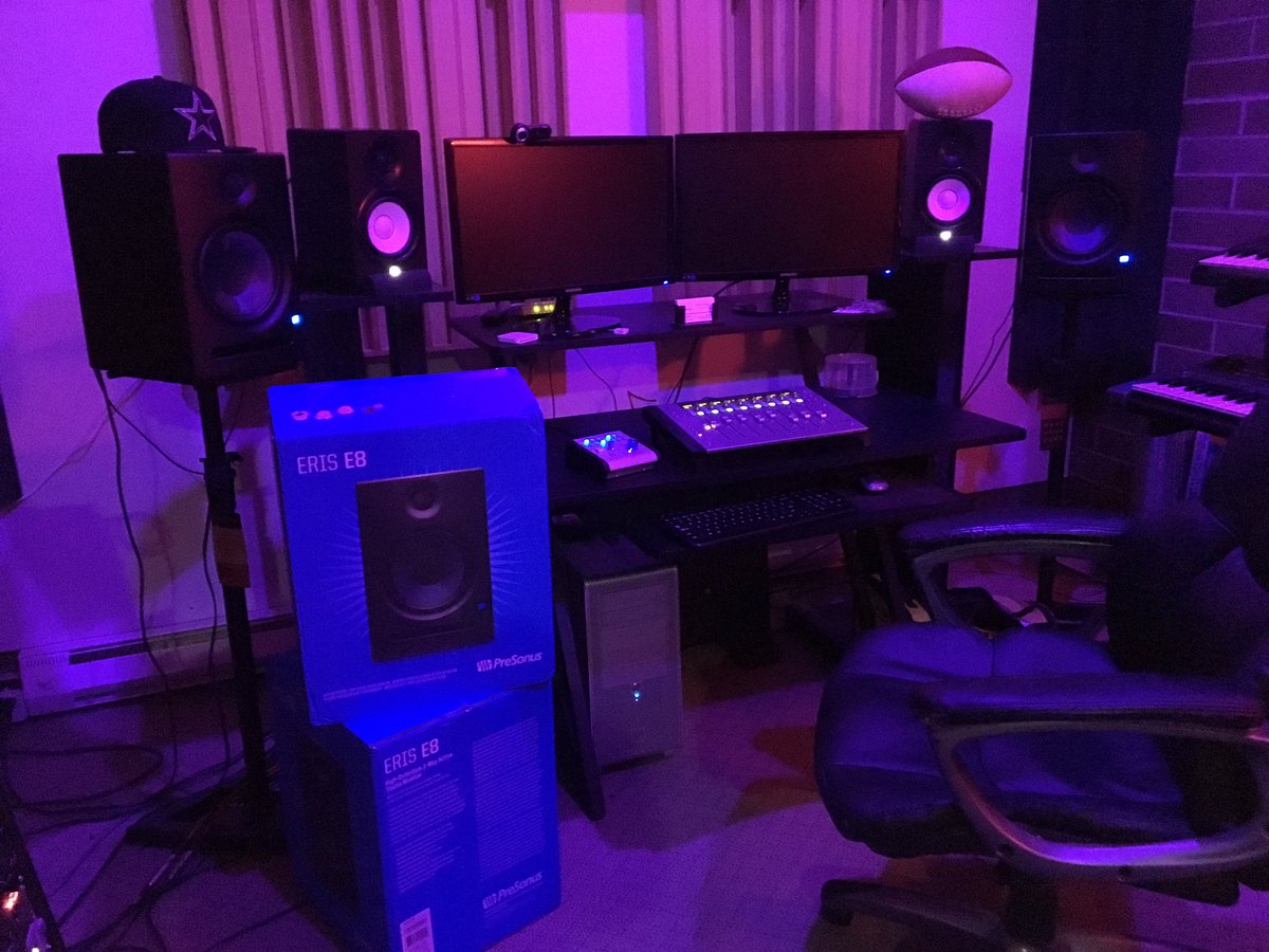 realchrisdean's tweet photo. Just got a pair of @PreSonus #Eris8 monitors...Let’s see what sound like this evening 🎼🎧🎤🎹 #boomhousestudios #bremerton #seattle #portland #tacoma #music #studio #recording #recordingstudio #studiolife #letswork #daw #protools #MusicIsLife https://t.co/se57o8dNuc