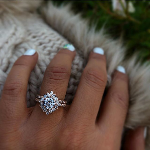 munaluchiBride's tweet photo. What ring shape is this? It’s so pretty! #munabling
_
#Repost @barkevs
・・・
Sweater weather🖤Click the link in our bio for pricing on this stunner! Style:8065LP
#bridetobe #bridetobe2019 #munaluchi #munaluchibride https://t.co/zWplKJiSbo https://t.co/0CFP2rdvts