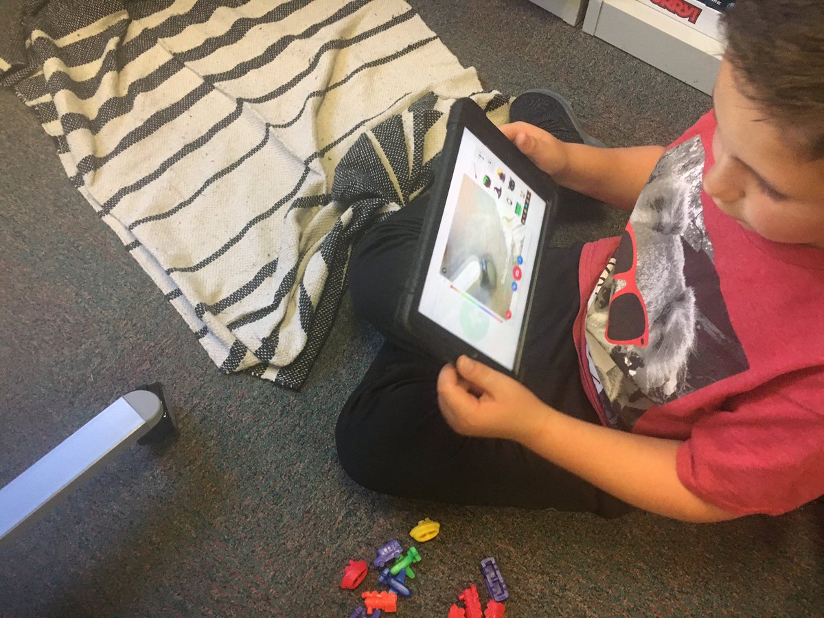 kunnmel's tweet photo. #LBEshowcase @MrsPresnall3rd Students are locating fractions around the room and posting their discoveries to @Flipgrid next they reviewed everyone’s discoveries to kick off their math talks! #misdproud https://t.co/zewBUbaeD0