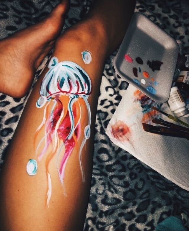 CrownProblems's tweet photo. This would be a fun and cute date🎨

Ps where’s the jellyfish emoji?? https://t.co/uSRLpa4Z7T