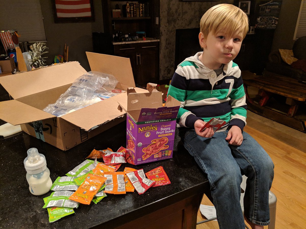 Arete_Designs's tweet photo. @annieshomegrown where are all the purple fruit snacks?! They're straight up missing from our variety pack...  Of course purple is this little guy's fave flavor! https://t.co/BcKmH5SVAj