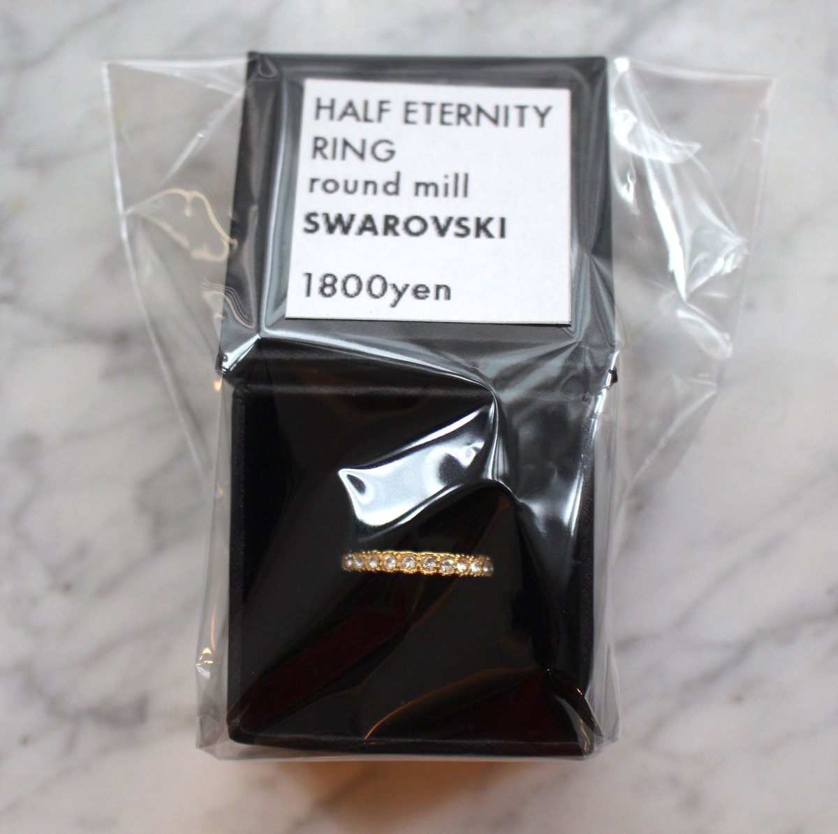 sumo_channel's tweet image. スワロフスキーのハーフエタニティリング  箱付き 1800yen を両国の喫茶ランドリーで販売中です。クリスマスプレゼントにいかがですか？サイズ 10-11号、12-13号。

#フォークリング #forkring  #リング #喫茶ランドリー #minne  #プチプラ #かわいい #marronne #マロンヌ0_0 #マロンヌ #カフェ #両国