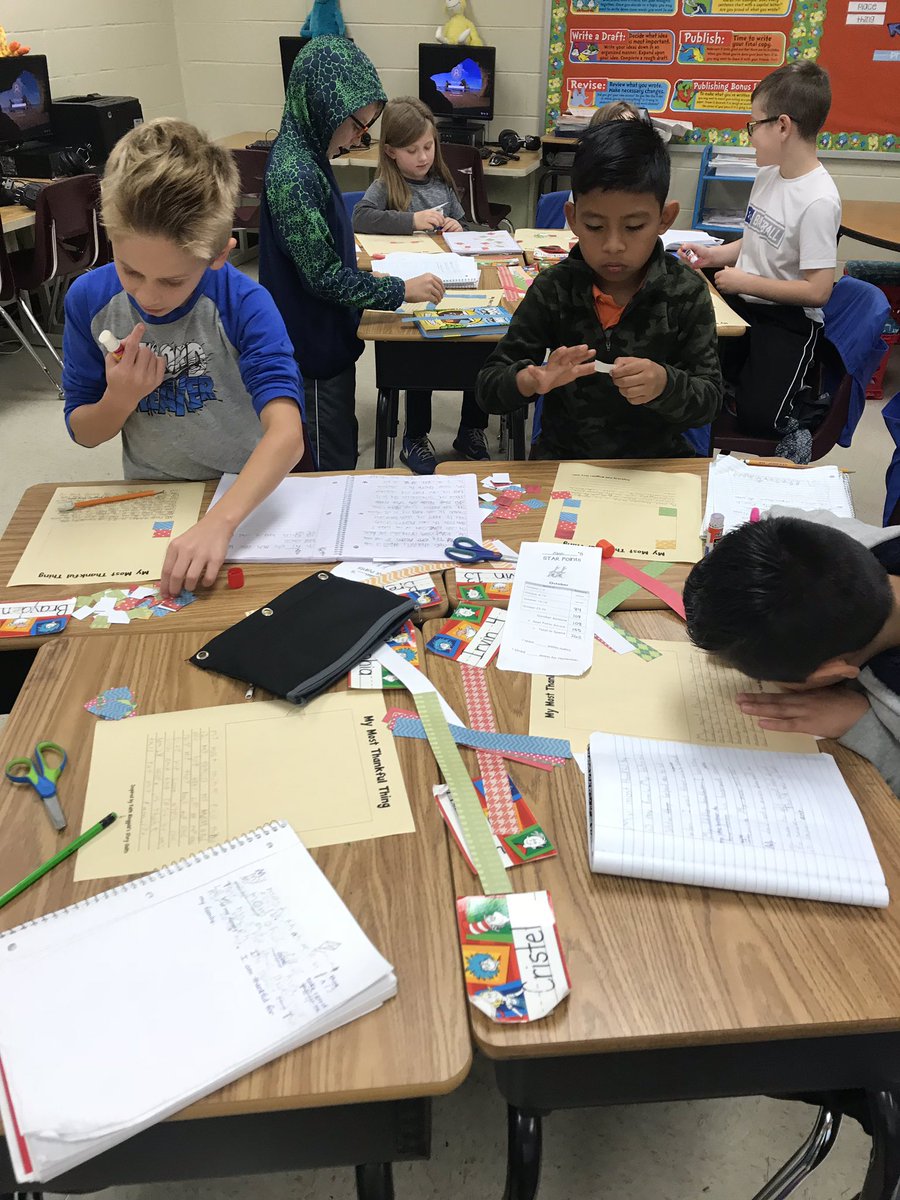 4KochKids's tweet photo. “My Most Thankful Thing” story quilts inspired by Faith Ringgold  @R_M_Moore_Elem https://t.co/JkE65SyM6w