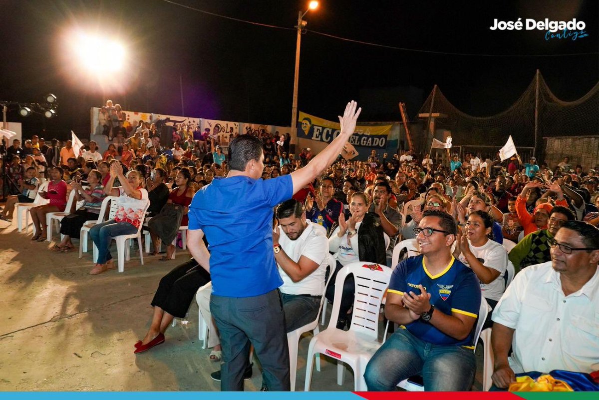 JoseDelgado_72's tweet photo. Seguimos en la campaña de la alegría, compartiendo el mejor proyecto para Manta, un proyecto que se construye contigo. ¡Gracias Nueva Esperanza por los abrazos de respaldo! 💪🏻

#MantaContigo
#JoséDelgadoContigo
#ContigoSíPodemos https://t.co/2ezaXyt14A
