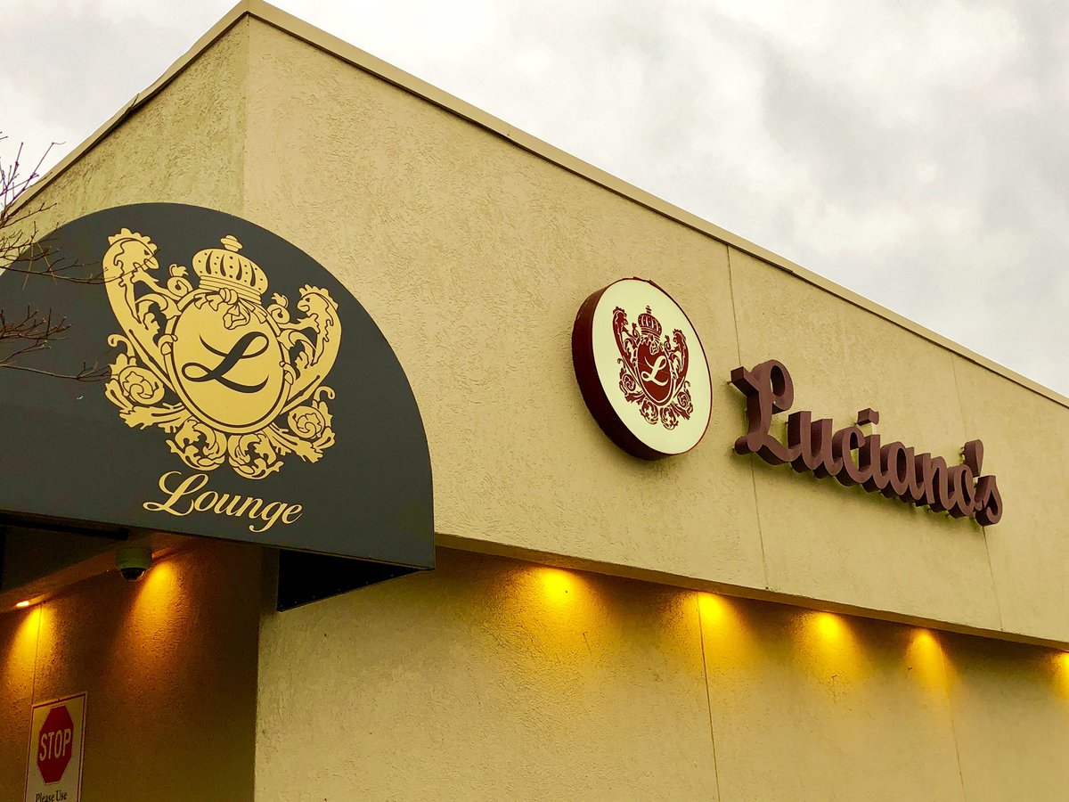 BobSimone's tweet photo. Fun night at one of my favorite restaurants attending another Better Living Real Estate MeetUP. Networked with great https://t.co/ba9QvvViqA members #MeetUP #LSNPros #LoveMyJob #Lucianos #Networking https://t.co/yDUBLYctPg https://t.co/c0Rug9jfuG