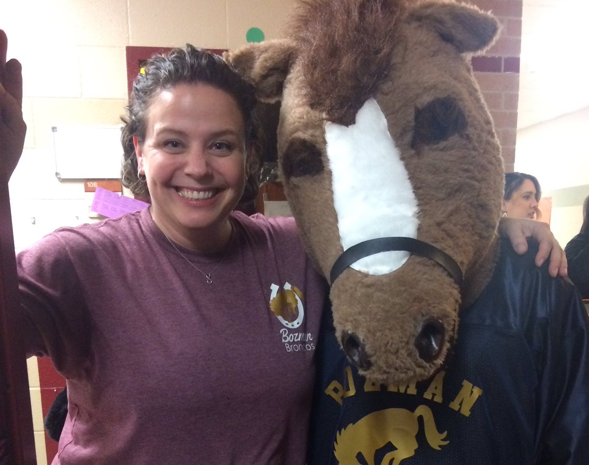 jacksonbronco's tweet photo. Loved our "Nerd Night"! @bozmanbroncos #bozstory18 https://t.co/GH59SoUA4p