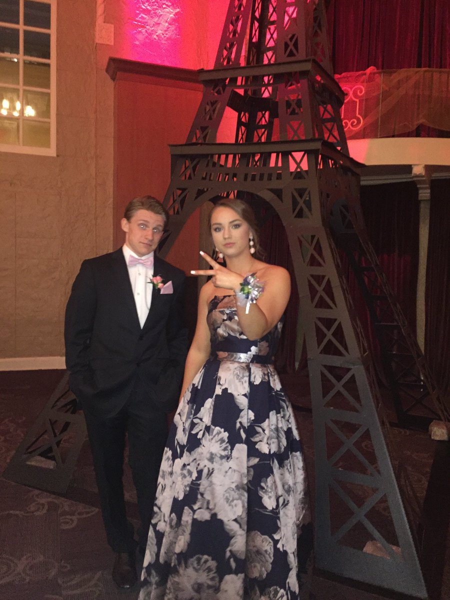 Happy BDAY Alex! Best highschool locker neighbor evaaa👌🏼 thanks for being a cool friend! Hope you had a great day!!!! 🎃🎈 <a href="/bookera15/">Alexander Hughes</a>