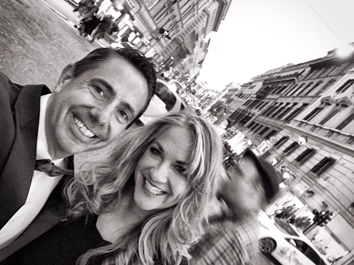 TruthLoveMentor's tweet photo. Ahhhh....the streets of Italy with mia bella #italianlove #italianromance #thetruthandlovejourney #theintimacyjourney #romance #dating #passion #livetheadventure #italy #rome #opera #datinginstyle https://t.co/rRWtexPk0c @BethanyaWill https://t.co/Hy4wapbEfq