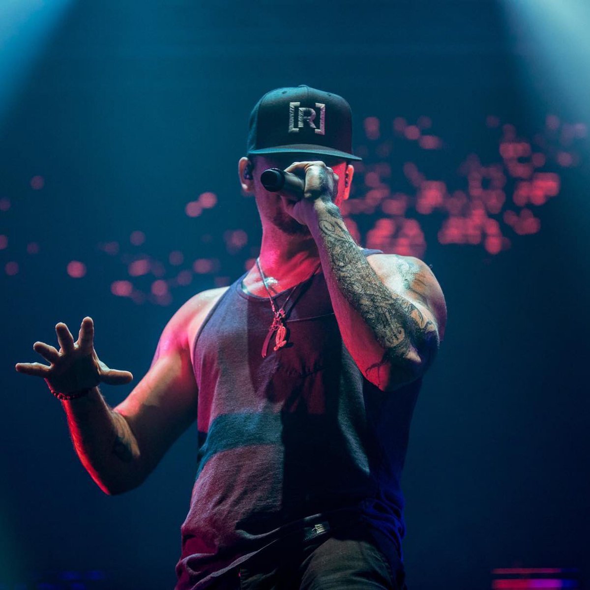 CEautonorte's tweet photo. Que tal #Residente 🎹🎧🎤 https://t.co/QOAyMCOeBW