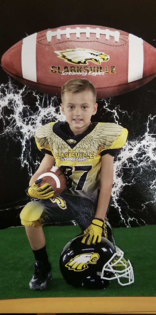 KCJanelle's tweet photo. An 8 year old with a dream of playing professional football and being just like ⁦⁦@tkelce⁩ 

This kid played his heart out this season. We’re ready for spring football. #ClarksvilleScreamingEagles #FearTheWings 
#YouthSports 
#87 https://t.co/ES44G8pVIm