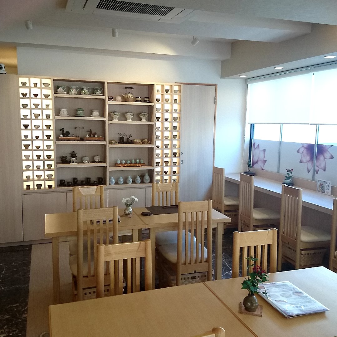 むさ Musa 神保町駅徒歩3分 拿叡姝 ナイェジュ 清潔で漢方の香りが漂う店内 併設サロン よもぎ蒸しやマッサージ お茶以外殆ど薬膳感はなく美味しいし 2時間近く過ごせて帰るときまで体が温かいし全部含めるとランチ2500円 土日祝も提供 はお得