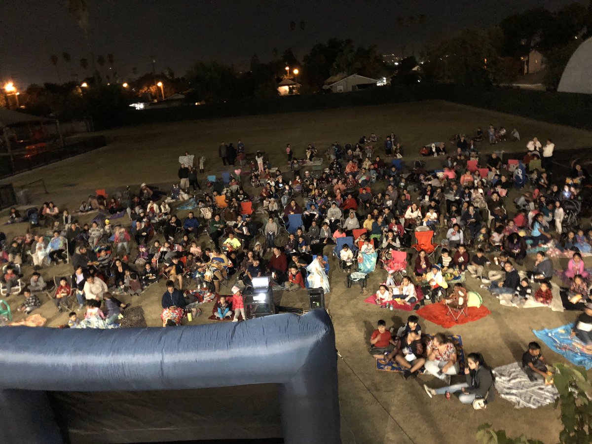 ms_candelas's tweet photo. Movie Night under the stars ✨ We all had an AMAZING time! What a memorable moment for our littles ❤️. #proud2bepusd #WhatsBestForKids @WashingtonPUSD https://t.co/71iLBrJ8hf