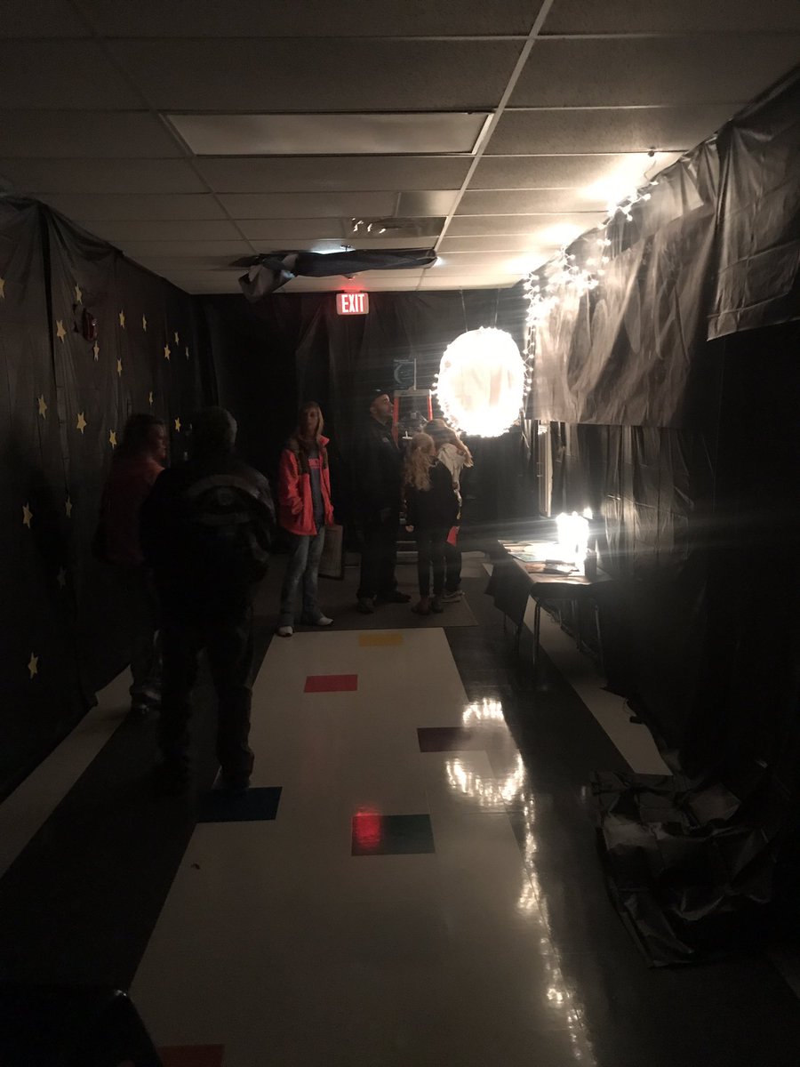 whitneygordon12's tweet photo. We all had so much fun at our LWE Literacy Night. It was really "Out of this World!" It was awesome to see so many smiles tonight, it made it all worth it! I love my school! 💙💛💙💛#doitthelearningway #literacynight #lwe https://t.co/vfVmwGsQer