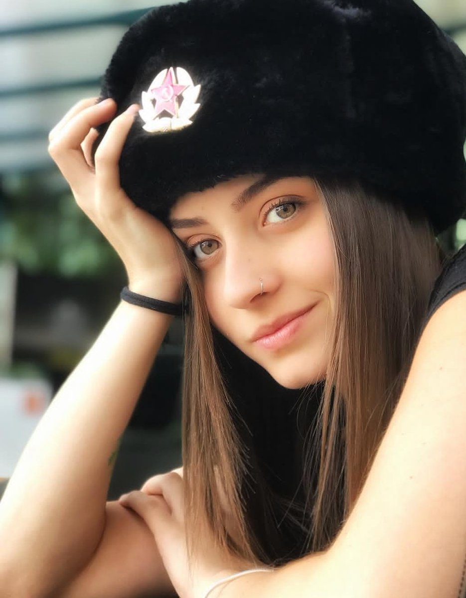 idfhansen's tweet photo. Qual?
1- Alissa Violet
2-Luana Maluf https://t.co/VJ1UaDaaYM