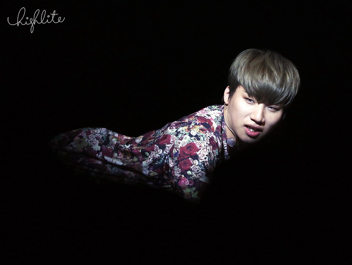 DaesungUpdate's tweet photo. Daesung crawling his way to the weekend? Hehe...😜

😇 359 more days Waiting for Daesung 

#빅뱅 #대성 #강대성 #BIGBANG #Daesung #KangDaesung #DLITE #D359 #WaitingForDaesung https://t.co/B4DS2e7E4S