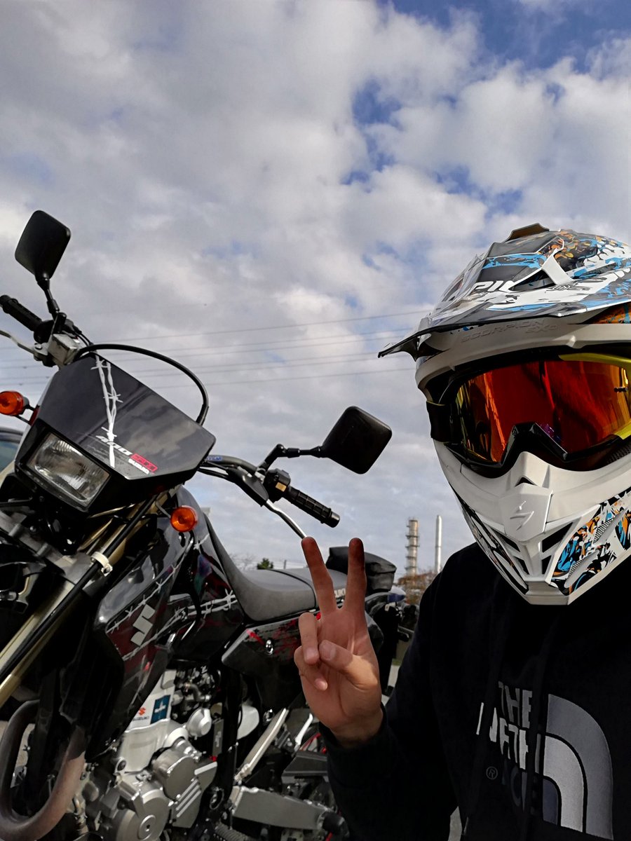 poppin_video's tweet photo. 無事に車検通り名義変更も終え、晴れてDRZ400SMのオーナーになれました！！

全国のDRZ乗りの皆さんよろしくお願いいたします！！ https://t.co/CFDbcpybRu