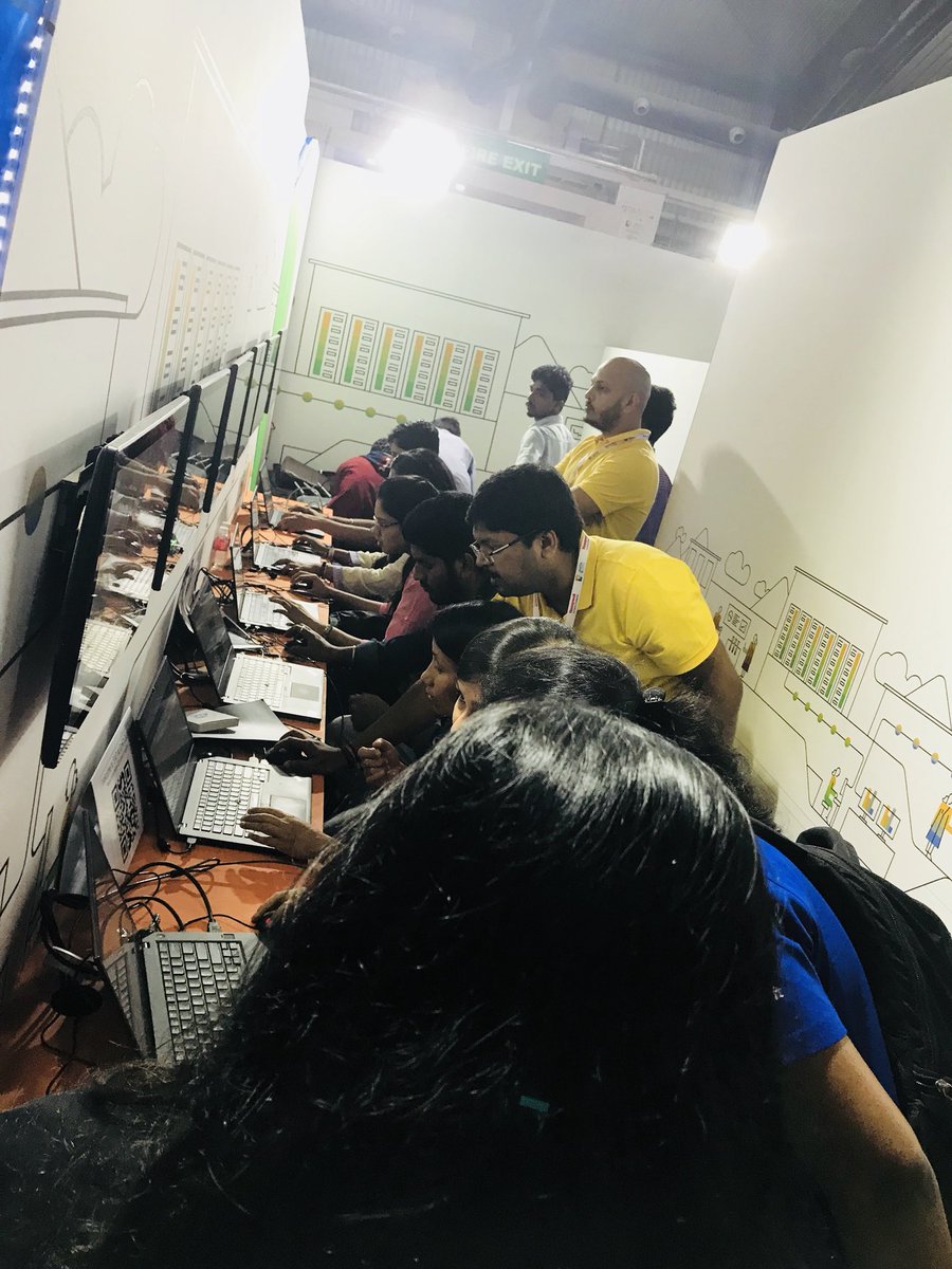 kavithasreejit1's tweet photo. Experience Innovative Technologies hands on ! Come challenge yourself .. @ Career Stall. #GHC18 #LifeatSAP https://t.co/0IGvJGNdWk