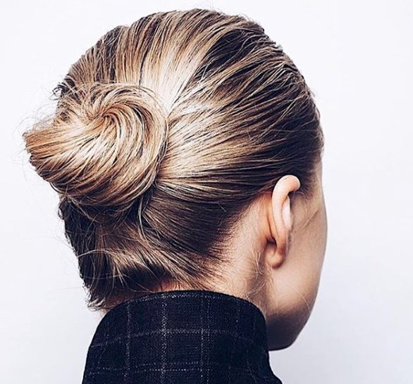 RespectforHair's tweet image. We've heard it's gonna get cold soon. Don't forget to Bun(dle) up! Hair by @sozinovaiam using @oribe #oribeobsessed #hairoftheday #simplebuteffective