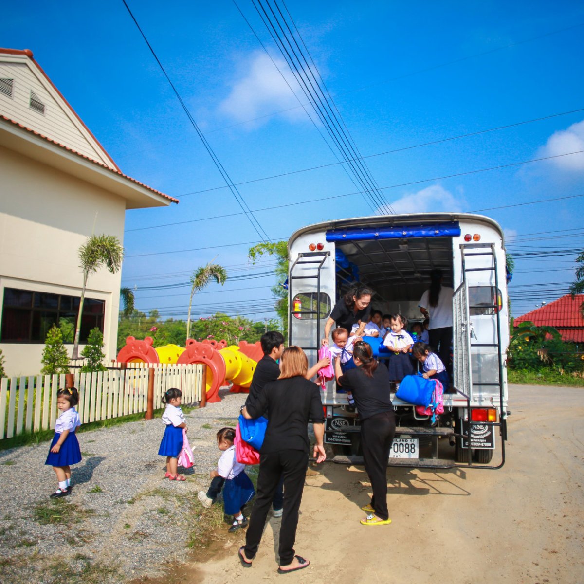 Where can you find a childcare center that also ensures your kid isn’t late in school because you have to go to work before school hours?

Read more: plus.google.com/u/0/b/11606058…

#LovingHeartsChildcareAndDevelopmentCenter #Transportation