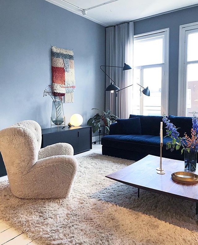 byLassen's tweet photo. The Tired Man armchair has the most beautiful contours, drawn from Flemming Lassen hand in 1935. The chair invites you to have a seat for hours. 
Photo credit @mobilia_interior 
#bylassen #thetiredman #flemminglassen #armchair #danishdesign https://t.co/cSF7rNUjMS https://t.co/r7F3WGKTbn