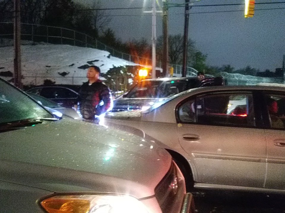 ElMacho73033890's tweet photo. This is nyc. People step out the cars since cars not moving https://t.co/mRpNMk4xW8
