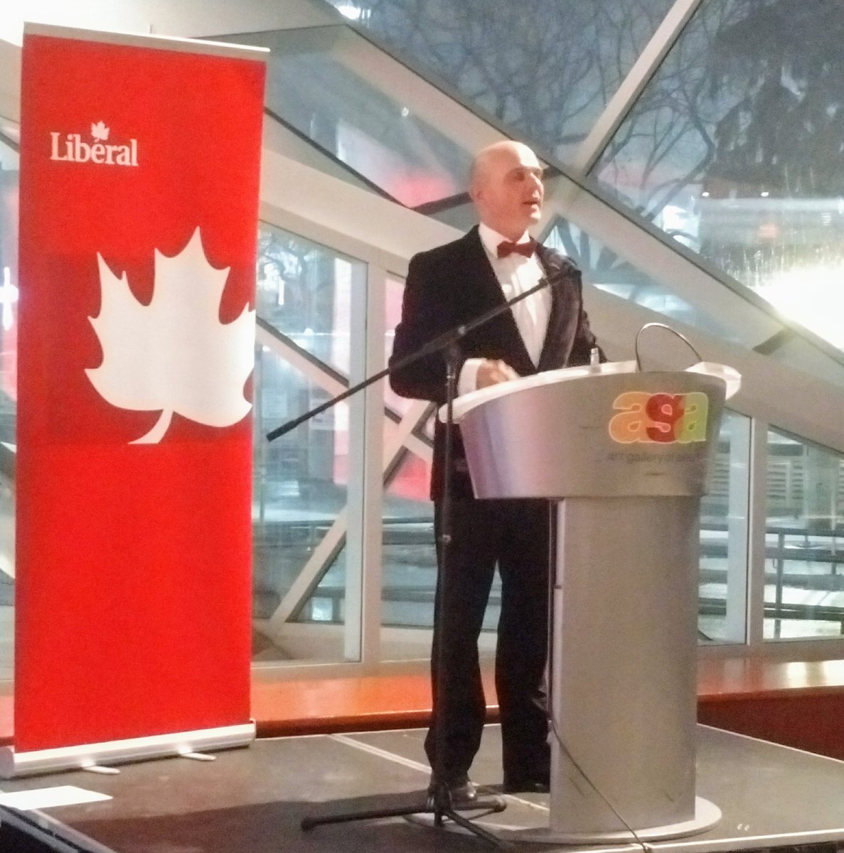 Libarbarian's tweet photo. Fiery, fantastic speech from @R_Boissonnault tonight. Much has been accomplished, more to come. #thinkvictory #lpc @YegFedLiberals https://t.co/50wUBLUS7G